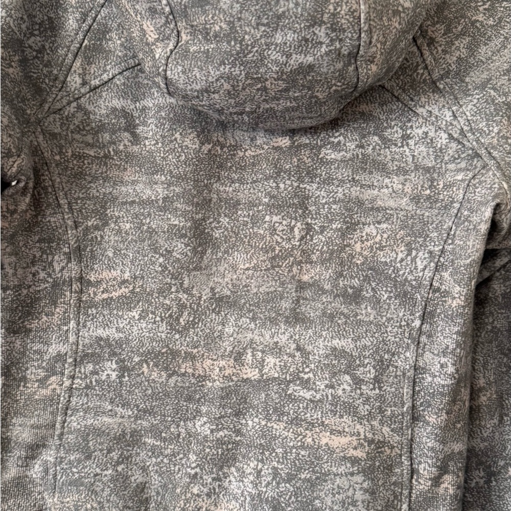 Gray Patterned Zip-Up Jacket - image 4